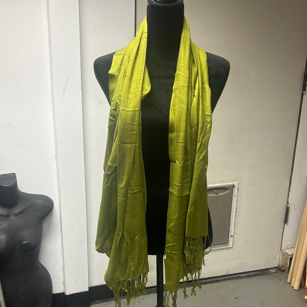 Elegant Green Scarf